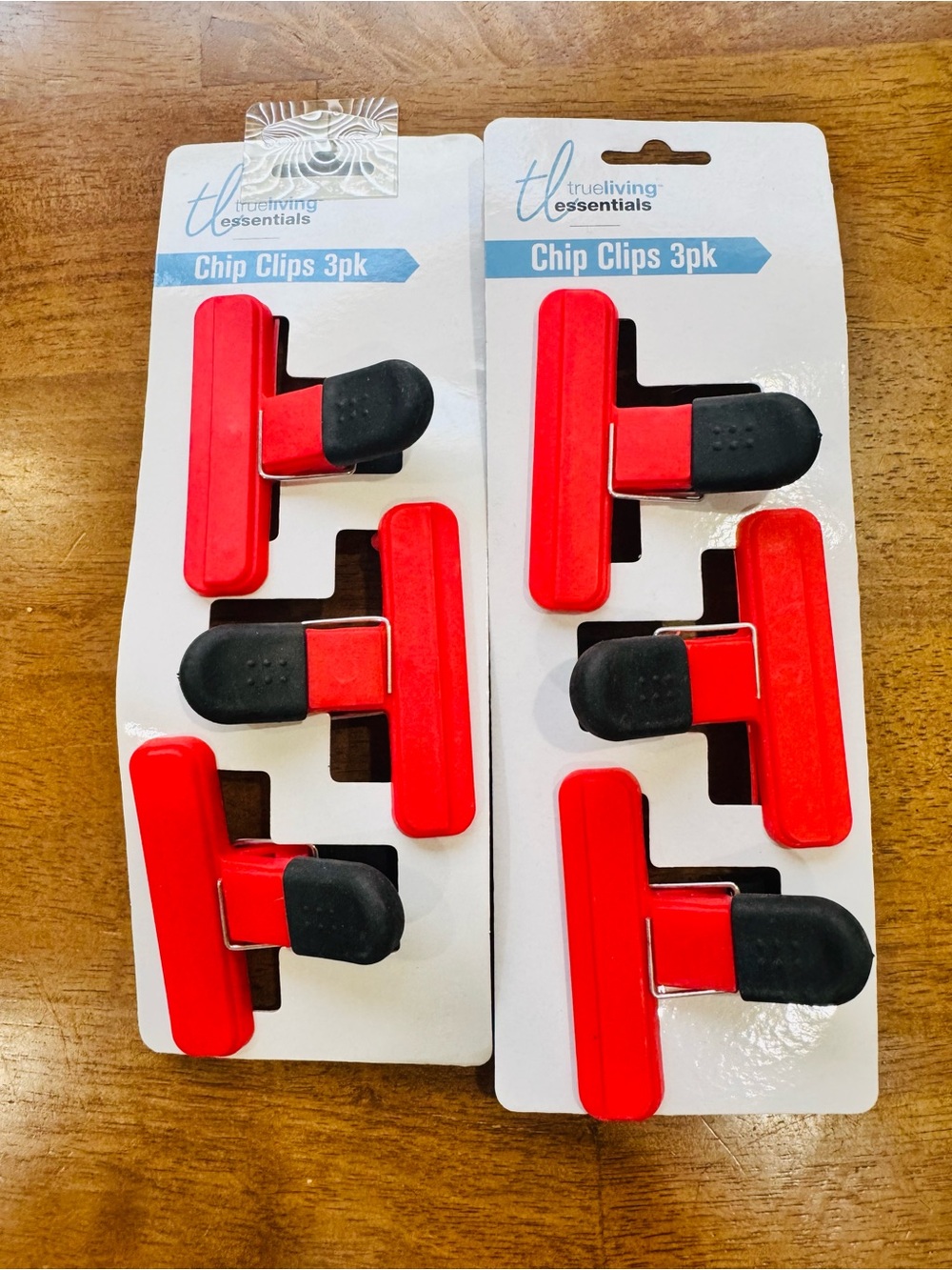 6 True Living Chip Clips in Red All New